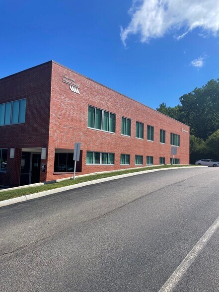 More Photos Of 28-32 Newton St, Southborough Medical For Lease