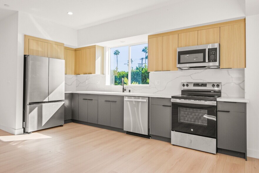 More Photos Of 1707 S Burnside Ave, Los Angeles Apartments For Sale