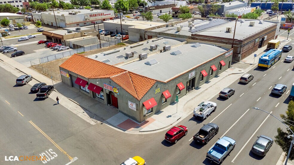 More Photos Of 2300 Eye St, Bakersfield Storefront Retail Office For Sale