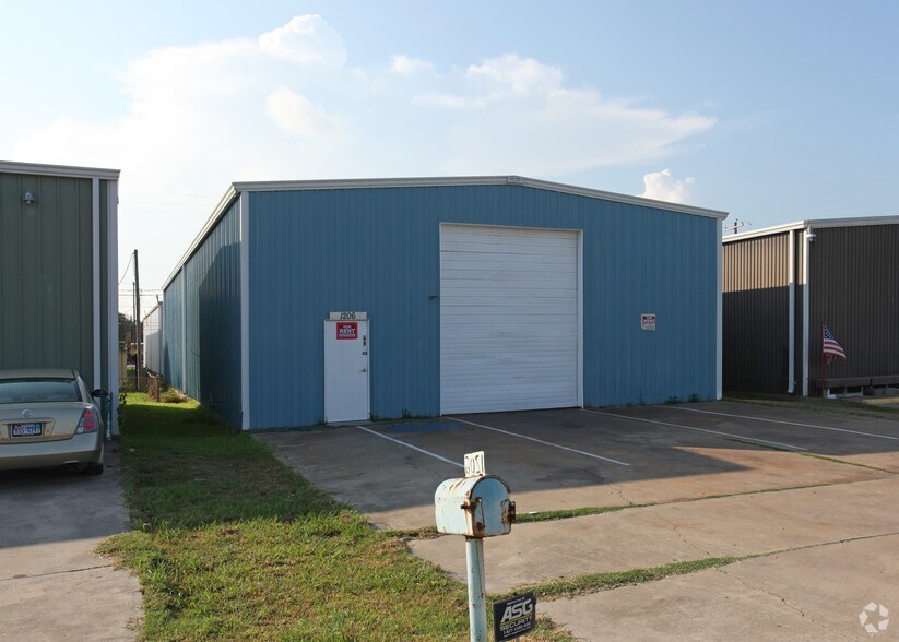 Primary Photo Of 1206 Iowa Ave, South Houston Warehouse For Lease