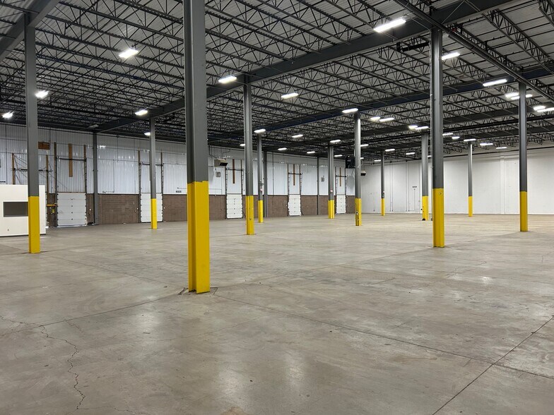More Photos Of 30B Post Rd, Colonie Warehouse For Lease