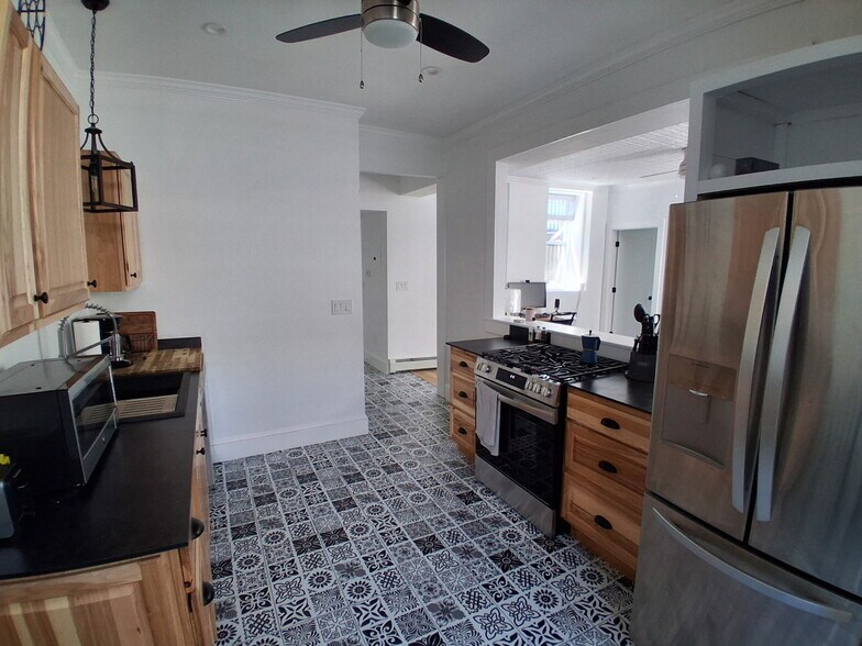 More Photos Of 117 Water St, Stonington Apartments For Sale
