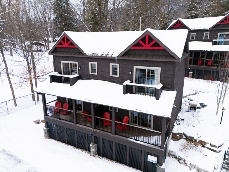 More Photos Of 10 Front St, Lake George Hospitality For Sale