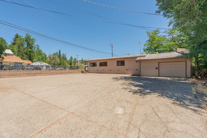 More Photos Of 30890 CA-3, Weaverville Office For Sale