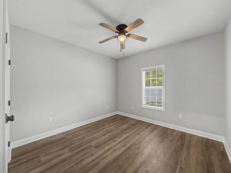 More Photos Of 515 Birch St, Adel Apartments For Sale