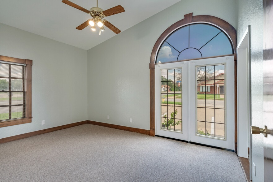 More Photos Of 1501 Brook Ave, Wichita Falls Medical For Sale