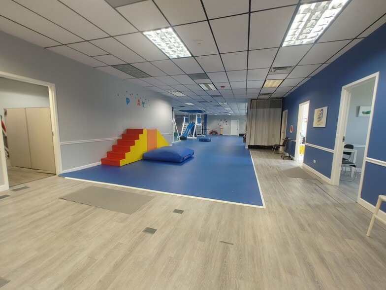 More Photos Of 5540 W 111th St, Oak Lawn Medical For Lease