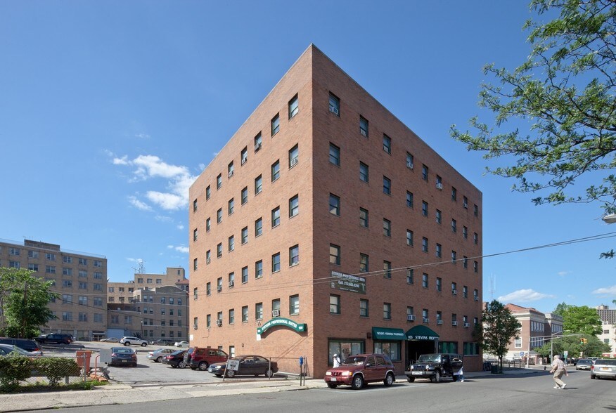Primary Photo Of 105 Stevens Ave, Mount Vernon Medical For Lease
