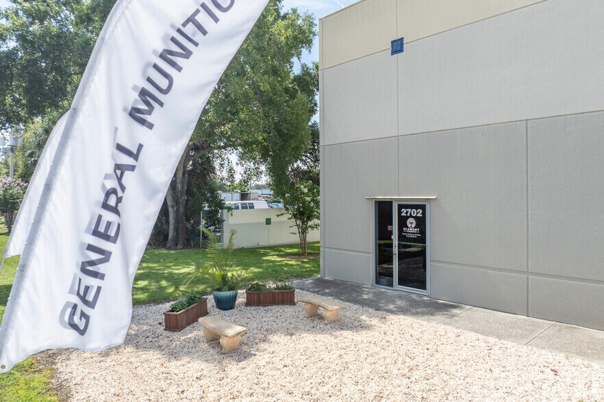 More Photos Of 2601-2609 Causeway Center Dr, Tampa Unknown For Lease