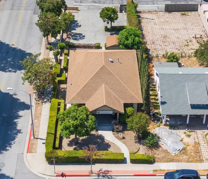 More Photos Of 146 E Walnut Ave, Monrovia Medical For Sale