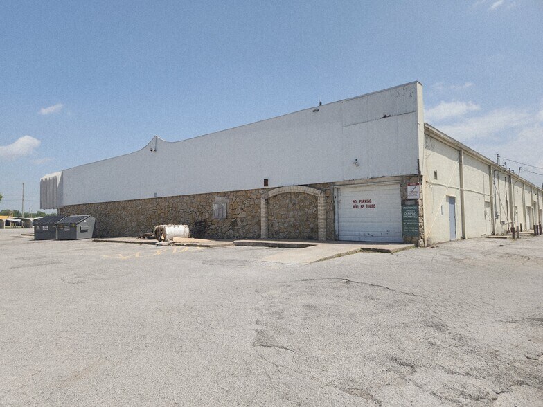 More Photos Of 9202-9244 E Admiral Pl, Tulsa Freestanding For Lease