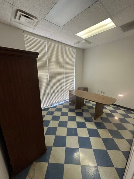 More Photos Of 493 N Front St, Memphis Office For Lease