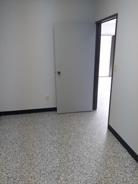 More Photos Of 2200 N Yellowood Ave, Broken Arrow Research And Development For Sale