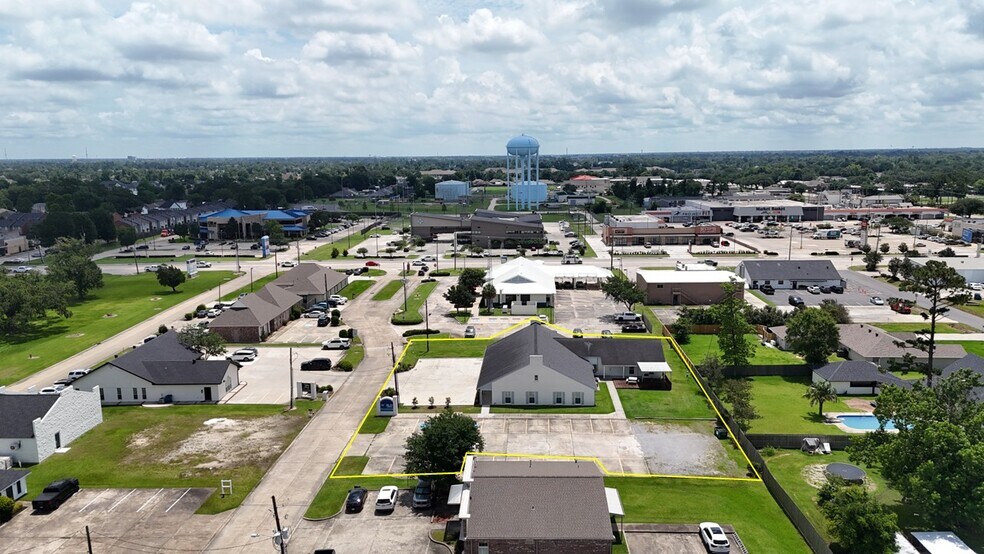 More Photos Of 1909 Southwood Dr, Lake Charles Office For Lease