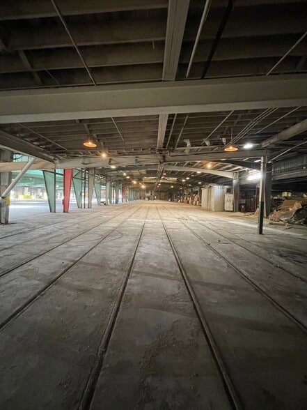 More Photos Of 3901 Camden Ave, Parkersburg Warehouse For Lease