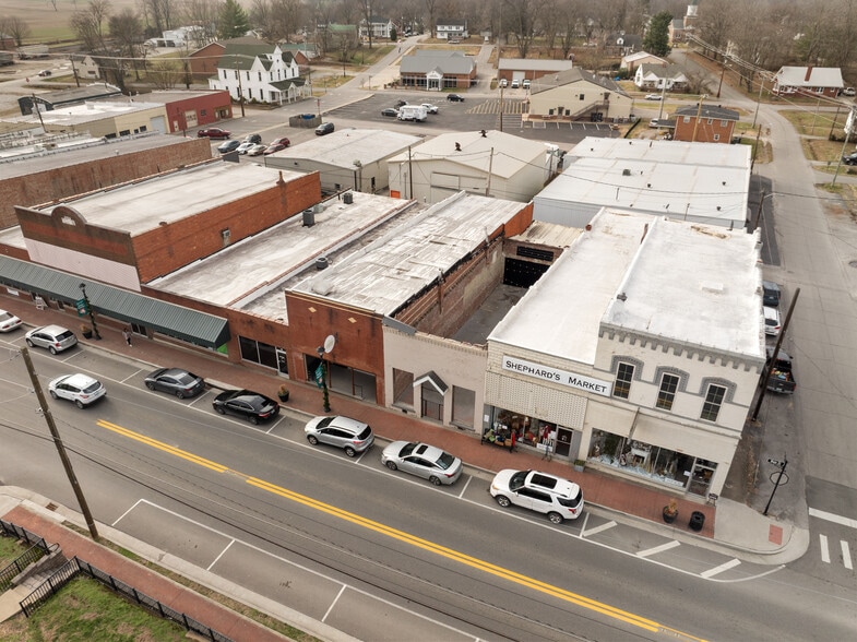 More Photos Of 218 N Main St, Beaver Dam General Retail For Sale