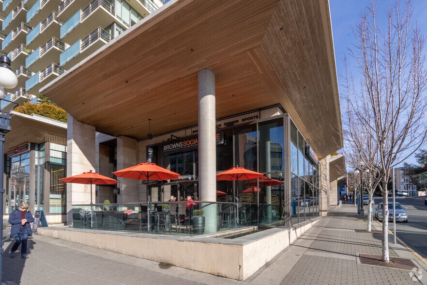 More Photos Of 707 Courtney St, Victoria Apartments For Lease