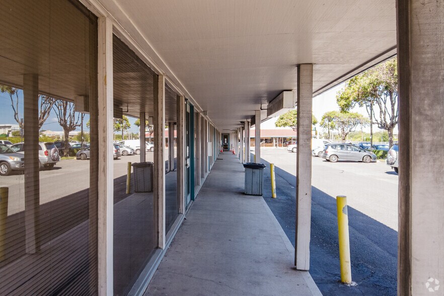 More Photos Of 565 Kokea St, Honolulu Unknown For Lease