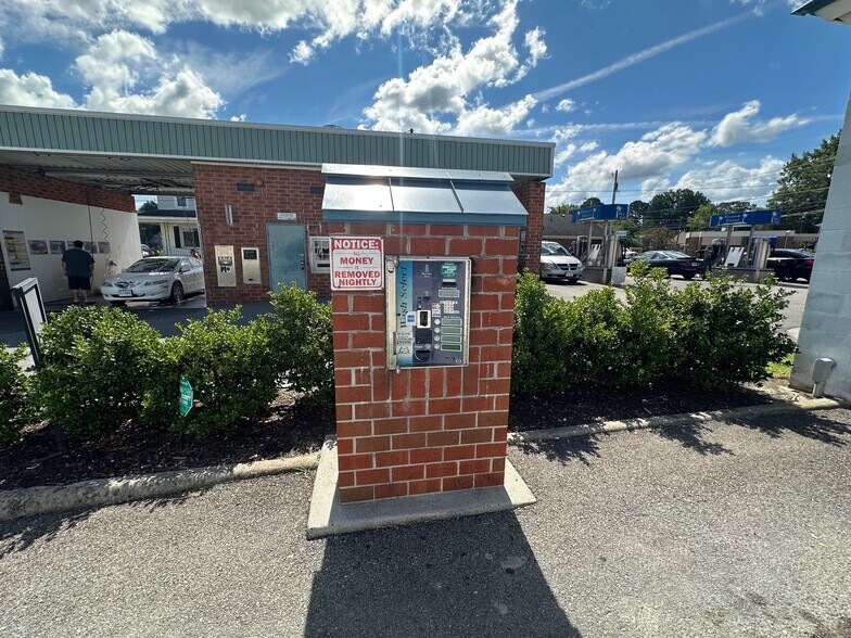 More Photos Of 910 W Washington St, Suffolk Freestanding For Sale