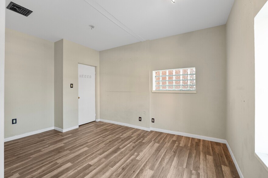 More Photos Of 215 High St, Mount Holly Office Residential For Lease