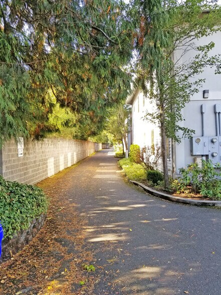 More Photos Of 5714-5718 SE Powell Blvd, Portland Loft Creative Space For Lease