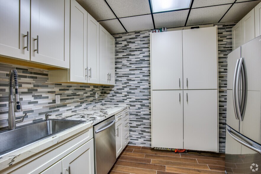 More Photos Of 601 S Rancho Dr, Las Vegas Medical For Sale