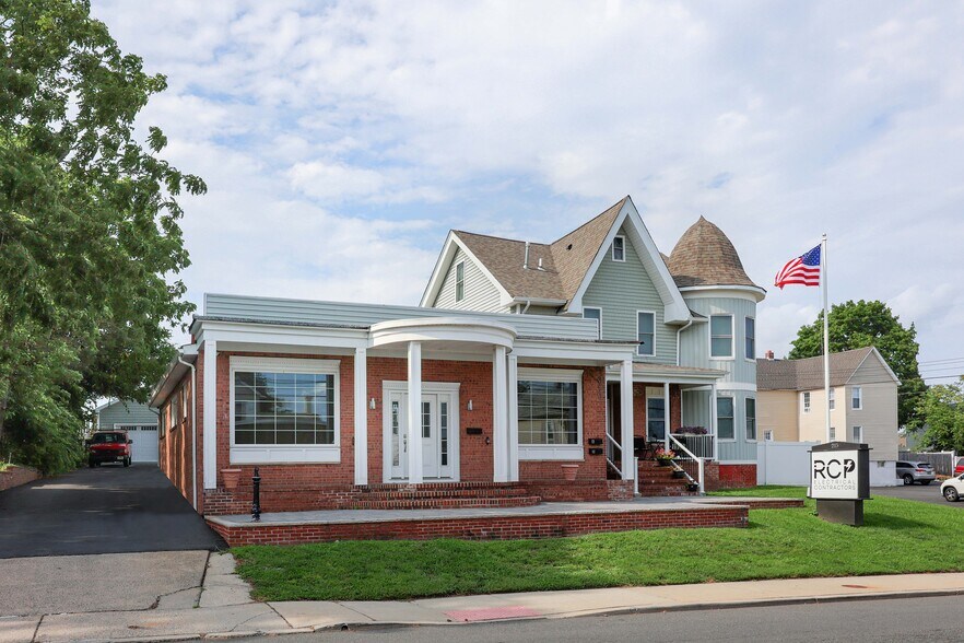 More Photos Of 215 Washington Rd, Sayreville Storefront Retail Residential For Lease