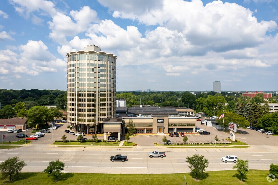 More Photos Of 26555 Telegraph Rd, Southfield Hotel For Sale