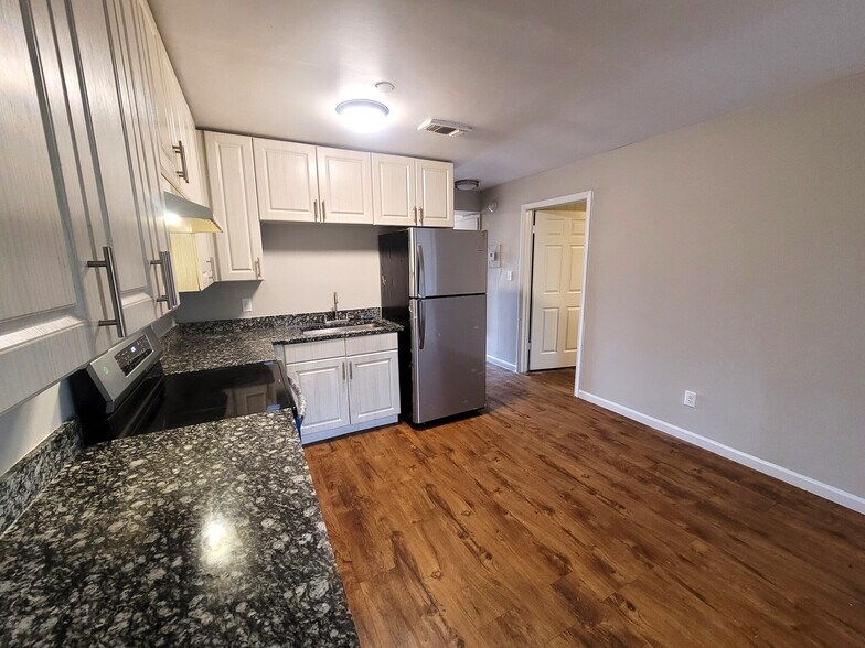 More Photos Of 2553 Lower Wetumpka Rd, Montgomery Apartments For Sale