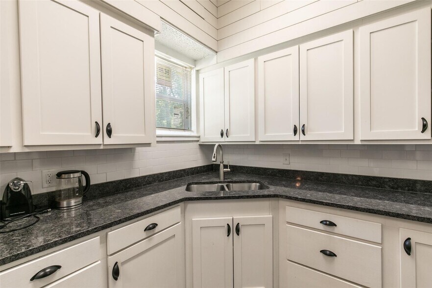 More Photos Of 434 Jefferson St E, Sulphur Springs Religious Facility For Sale