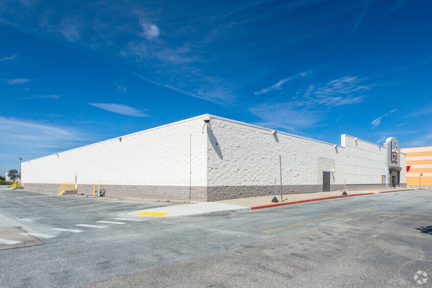 More Photos Of 370 Northridge Shopping Ctr, Salinas Freestanding For Sale