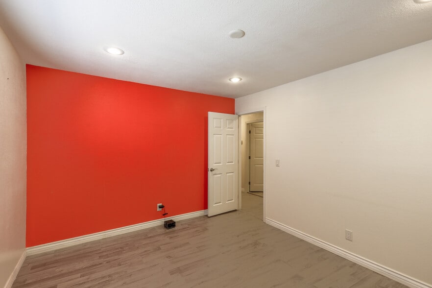 More Photos Of 703 S 10th St, Las Vegas Medical For Sale