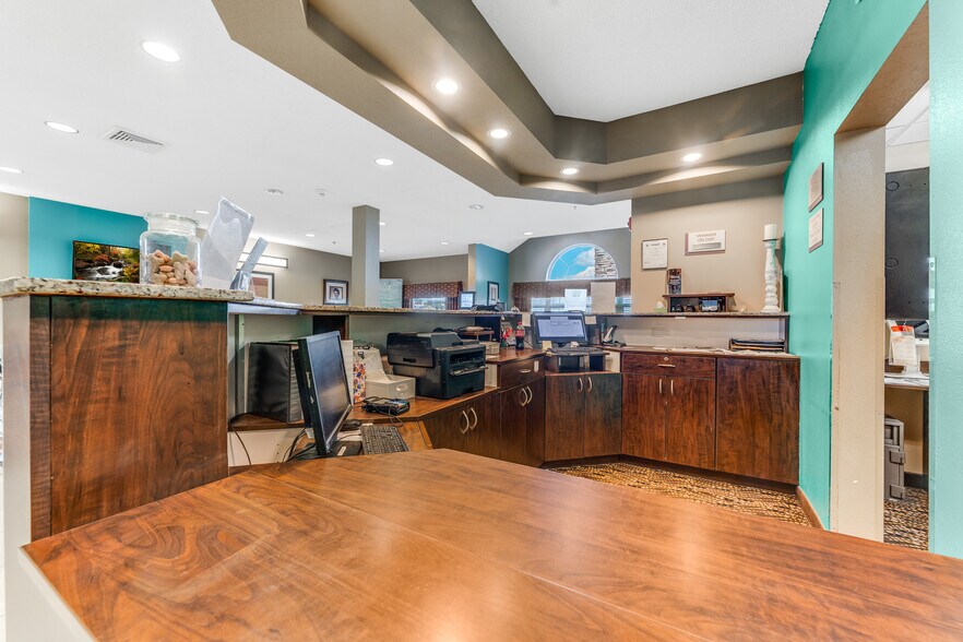 More Photos Of 20 Southland Dr, Fairmont Hotel For Sale