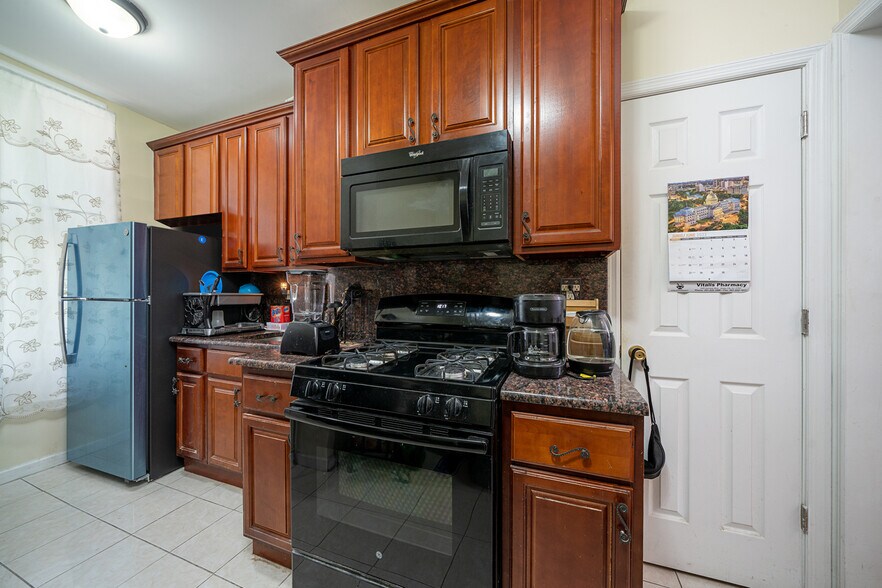More Photos Of 198 GRIFFITH St, Jersey City Apartments For Sale