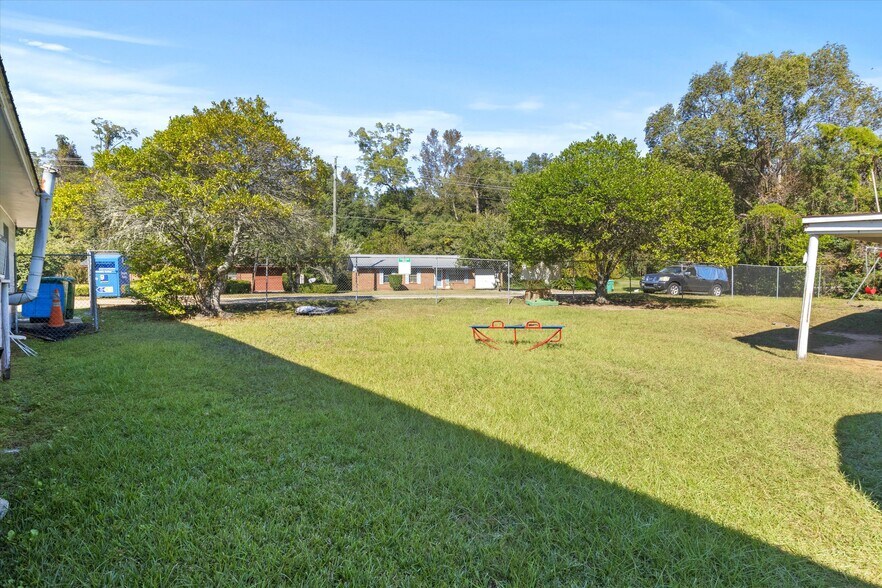 More Photos Of 327 S Adams St, Quincy Daycare Center For Sale