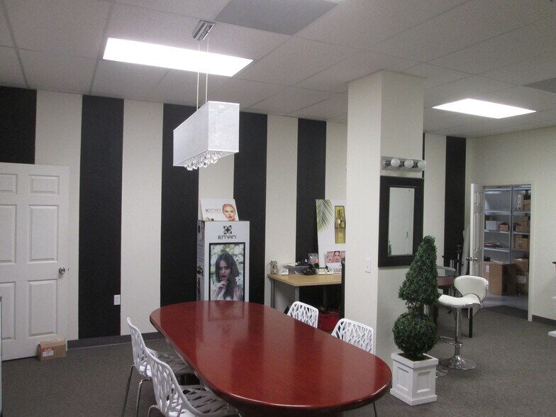 More Photos Of 1251 Pomona Rd, Corona Unknown For Lease