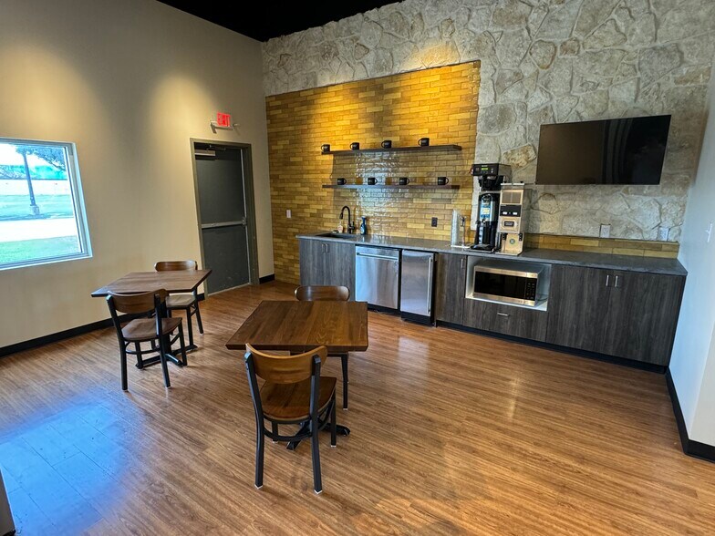 More Photos Of 25140 Kingsland, Katy Office For Lease