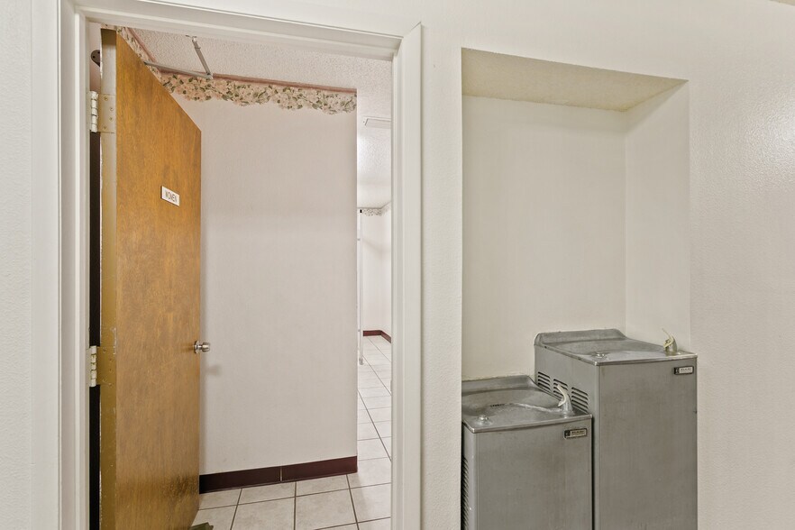 More Photos Of 3601 E Moody Blvd, Bunnell Religious Facility For Sale