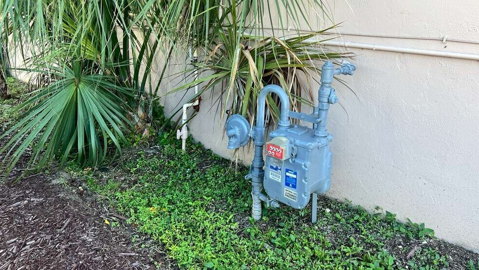 More Photos Of 920 US 1 Hwy, Sebastian Freestanding For Sale