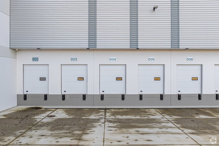 More Photos Of 4195 W Valley Hwy N, Auburn Warehouse For Lease