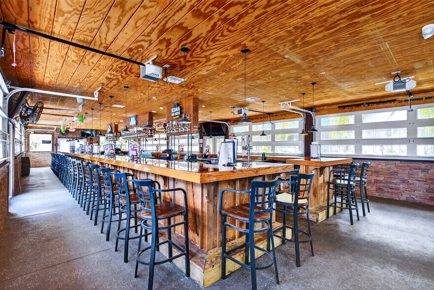 More Photos Of 765 3rd Ave, Welaka Restaurant For Sale