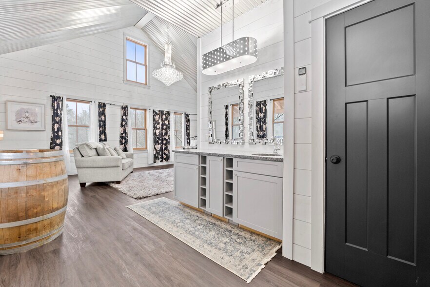 More Photos Of 10 Leeds Junction Rd, Leeds Winery Vineyard For Sale