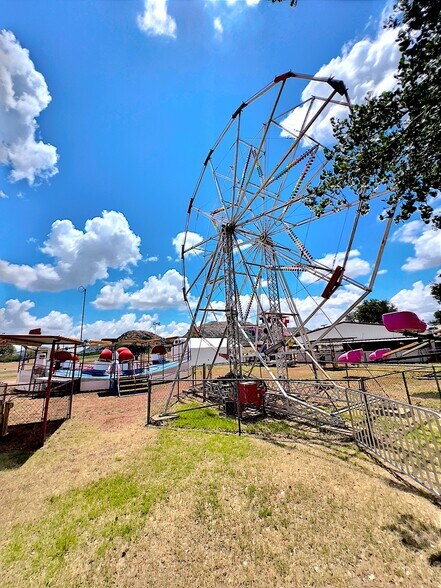 More Photos Of 14683 OK-44A, Lone Wolf Amusement Park For Sale