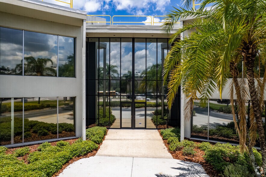 More Photos Of 3191 Maguire Blvd, Orlando Unknown For Lease