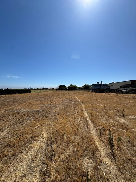 More Photos Of 43016 Road 68, Reedley Warehouse For Sale