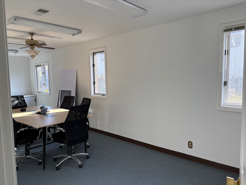 More Photos Of 11305 Hickman Mills Dr, Kansas City Office For Sale