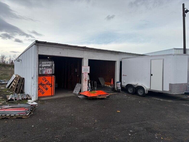 More Photos Of 2200 Industry Ln, Yakima Warehouse For Sale