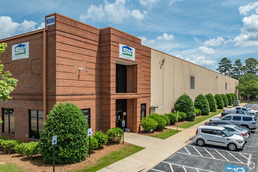 More Photos Of 9250 S Main St, Jonesboro Warehouse For Lease