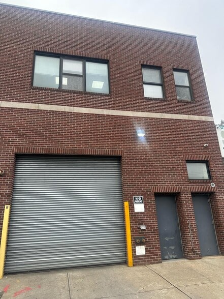 More Photos Of 18-54 43rd St, Astoria Warehouse For Lease