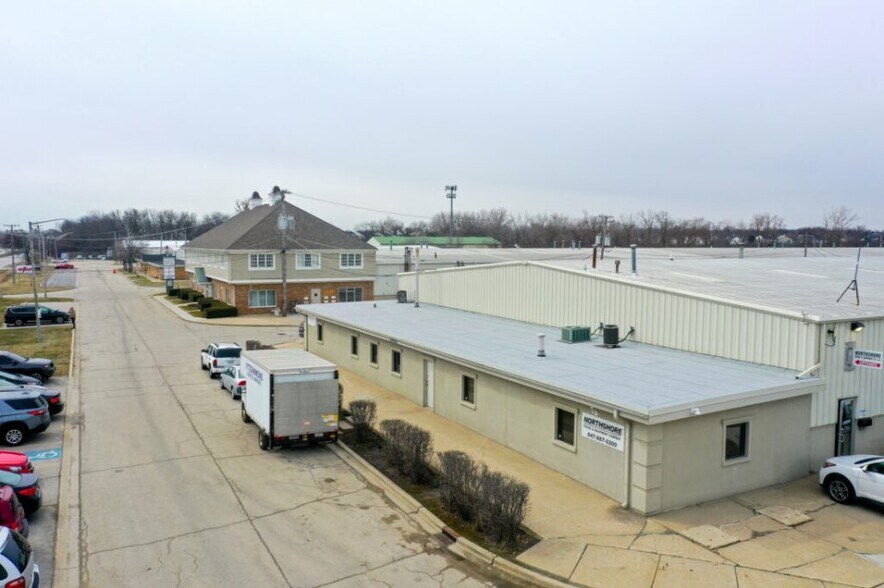 More Photos Of 29870 N Skokie Hwy, Lake Bluff Warehouse For Lease